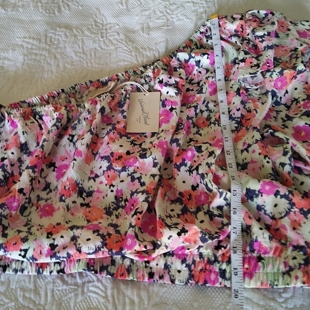 Universal Thread One Shoulder Floral Top Sized 2X - Picture 8 of 10